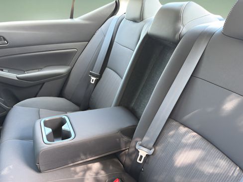 Used 2025 Nissan Altima 2.5 S FWD image 15