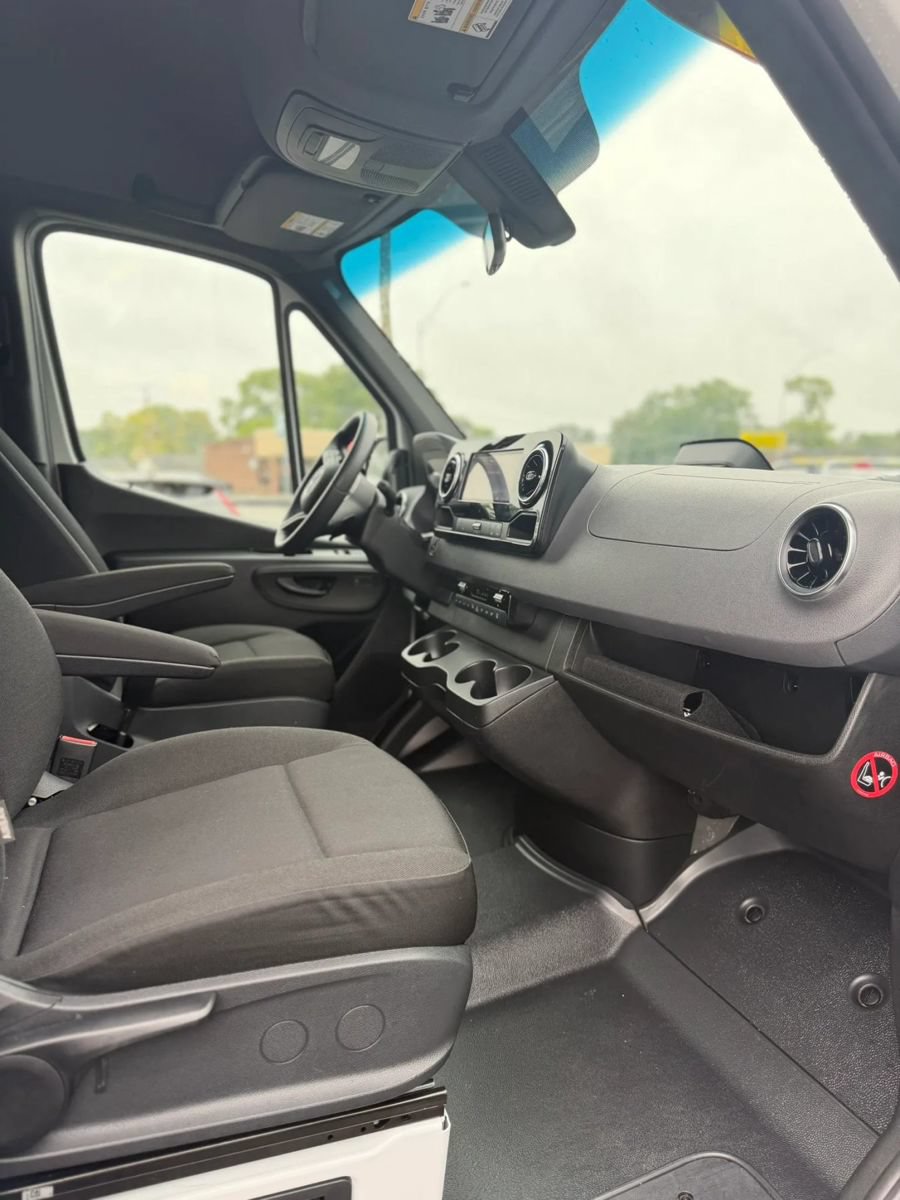 Used 2026 Mercedes-Benz Sprinter 2500 image 13