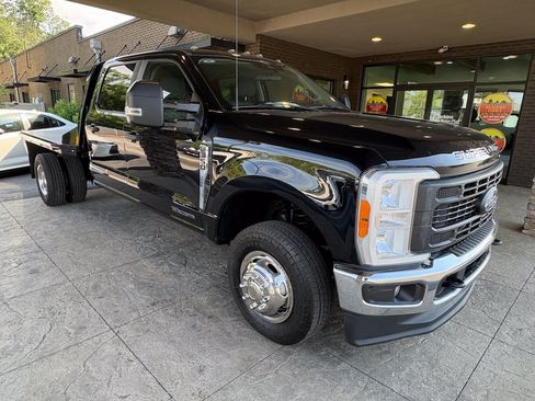 Used 2023 Ford F350 XL w/ XL Chrome Package AWD/4WD image 3