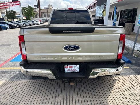 Used 2017 Ford F350 Lariat w/ Lariat Ultimate Package AWD/4WD image 5