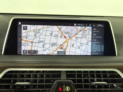 Used 2020 BMW 750i xDrive w/ Cold Weather Package image 25