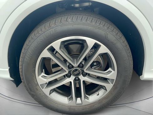 Certified 2025 Audi Q5 Premium AWD/4WD image 9