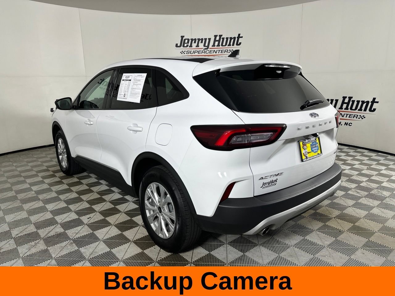 Used 2025 Ford Escape Active AWD/4WD image 9