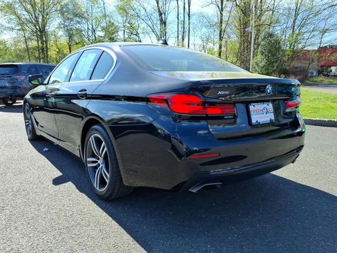 Used 2021 BMW 530i xDrive w/ Premium Package image 19