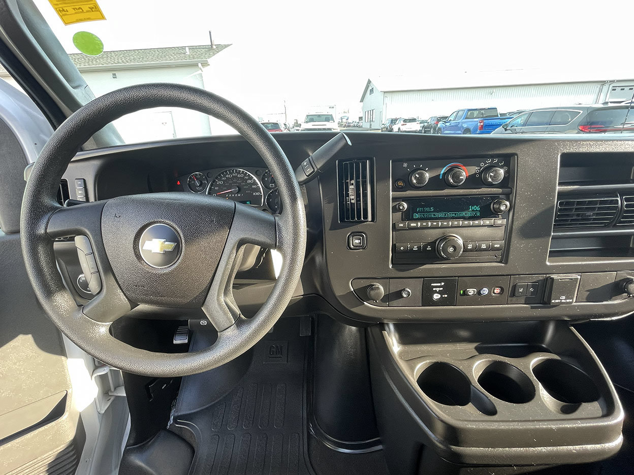 Used 2025 Chevrolet Express 3500 LT w/ LT Preferred Equipment Group RWD image 33