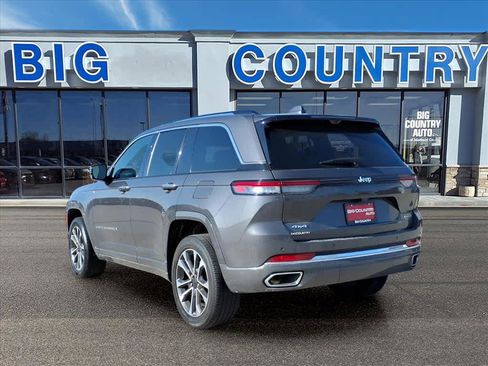 Used 2022 Jeep Grand Cherokee Overland w/ Luxury Tech Group IV image 3