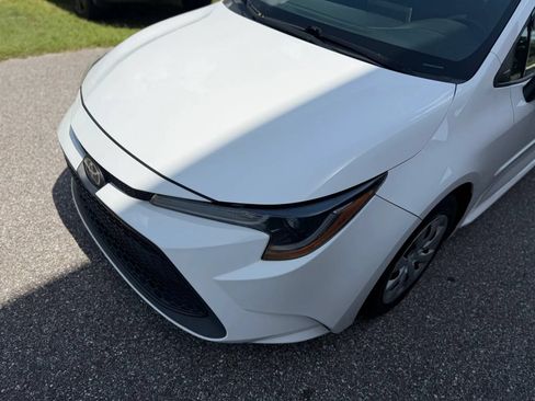 Used 2020 Toyota Corolla LE FWD image 4