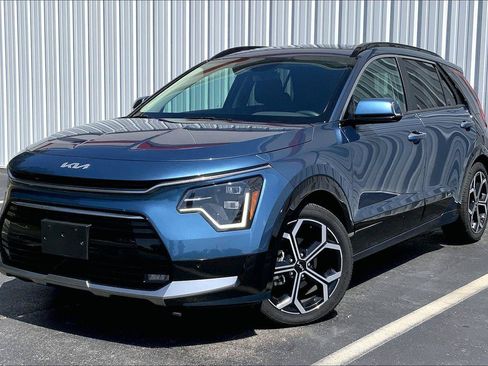 Used 2023 Kia Niro SX Touring FWD image 1
