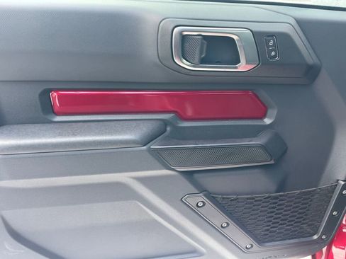 New 2025 Ford Bronco Base image 7
