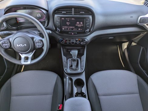 Used 2023 Kia Soul LX FWD image 9