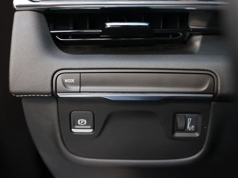 Used 2023 Cadillac Escalade ESV Luxury image 53