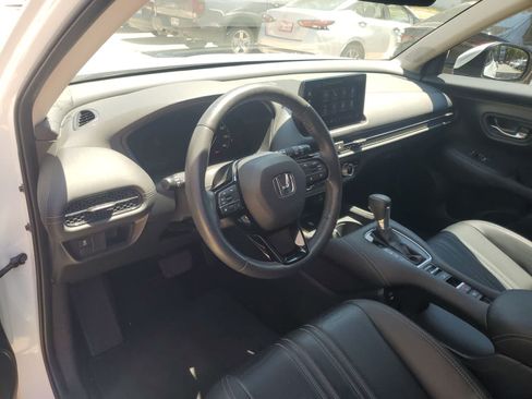 Used 2024 Honda HR-V EX-L image 2