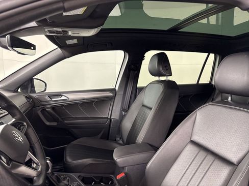 Used 2023 Volkswagen Tiguan SE R-Line image 23