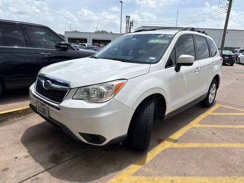 Used 2016 Subaru Forester 2.5i Premium AWD/4WD image 2