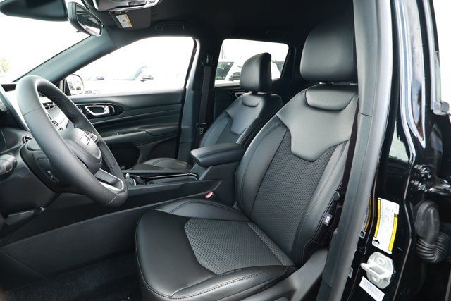 New 2026 Jeep Compass Latitude AWD/4WD image 22