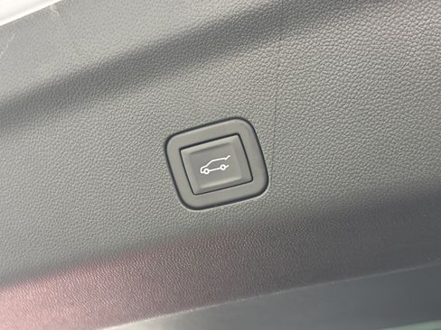 New 2026 GMC Yukon Denali w/ Advanced Technology Package AWD/4WD image 15