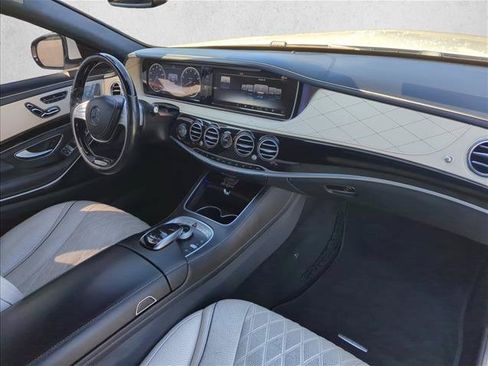 Used 2017 Mercedes-Benz S 550 Sedan image 23