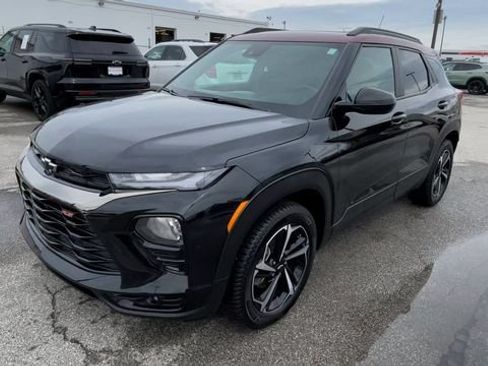Used 2023 Chevrolet TrailBlazer RS w/ Sun and Liftgate Package AWD/4WD image 6
