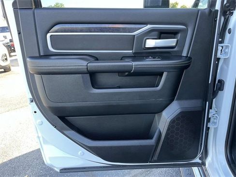 Used 2024 RAM 3500 Big Horn image 21