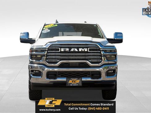 Used 2025 RAM 3500 Laramie AWD/4WD image 2