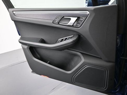 Used 2022 Porsche Macan GTS image 25