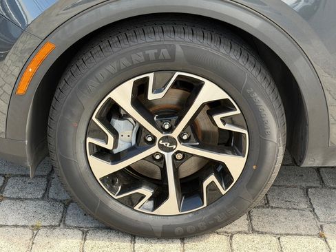 Used 2023 Kia Sportage EX FWD image 13