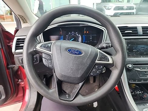 Used 2015 Ford Fusion SE FWD image 12