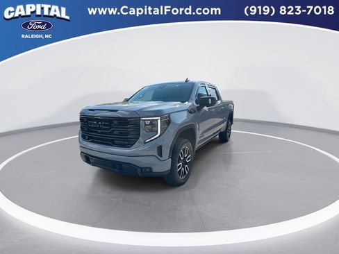 Used 2024 GMC Sierra 1500 AT4 w/ Technology Package AWD/4WD image 4