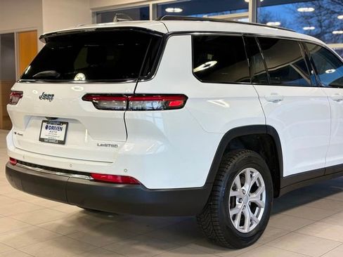 Used 2022 Jeep Grand Cherokee L Limited image 11