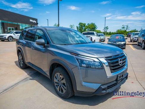 Used 2023 Nissan Pathfinder SV AWD/4WD image 7