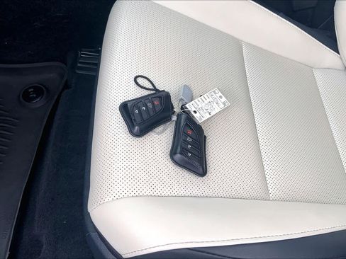 Used 2025 Lexus ES 350 w/ Premium Package FWD image 15
