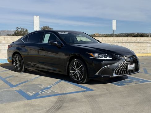 Certified 2025 Lexus ES 300h w/ Premium Package image 2