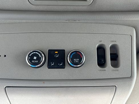 Used 2014 Nissan Armada Platinum w/ 2nd Row Captain Seat Package RWD image 18