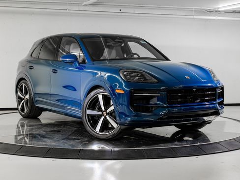 New 2026 Porsche Cayenne GTS image 11