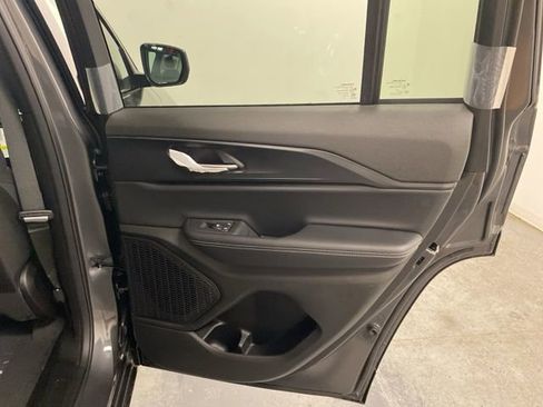 Used 2025 Jeep Grand Cherokee Laredo X w/ Luxury Tech Group I image 29