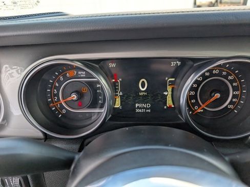 Used 2020 Jeep Wrangler Unlimited Sahara w/ Dual Top Group image 15