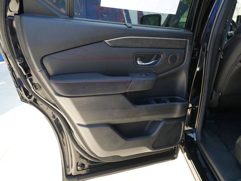 New 2026 Honda Pilot Black Edition image 18