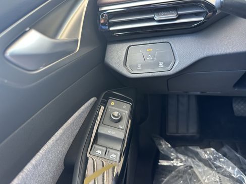 Used 2023 Volkswagen ID.4 Pro image 28