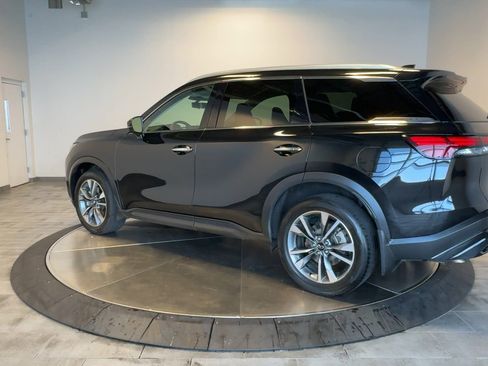 Certified 2025 INFINITI QX60 Luxe w/ Vision Package AWD/4WD image 6