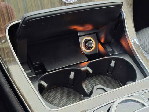 Used 2016 Mercedes-Benz C 350e Sedan image 37