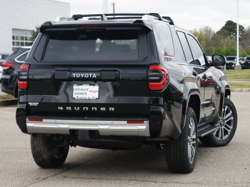 Used 2025 Toyota 4Runner Limited image 24