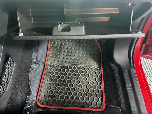 Used 2019 Dodge Journey SE FWD image 32