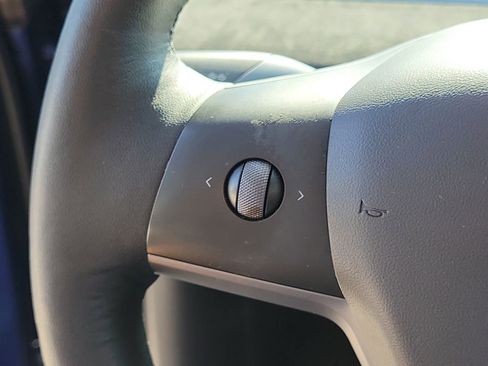 Used 2022 Tesla Model Y Performance AWD/4WD image 34
