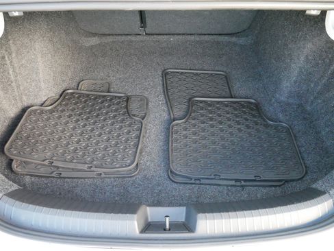 Certified 2024 Volkswagen Jetta Sport image 18