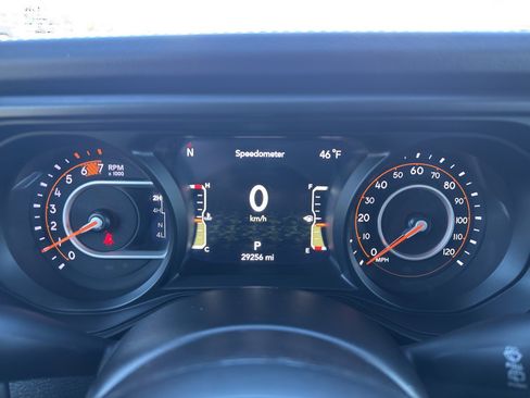 Used 2025 Jeep Wrangler Unlimited Rubicon image 20