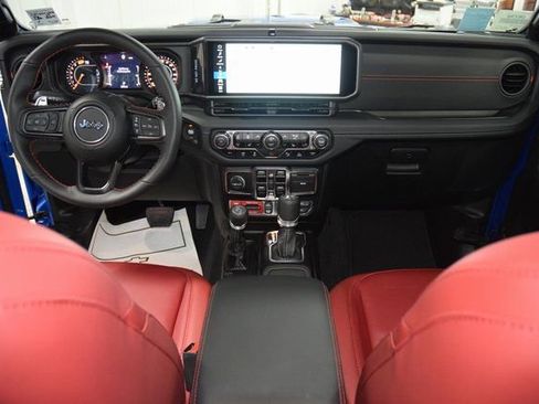 Used 2024 Jeep Wrangler Unlimited Rubicon 392 image 31