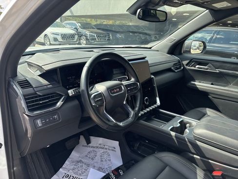 Used 2024 GMC Acadia Elevation image 12