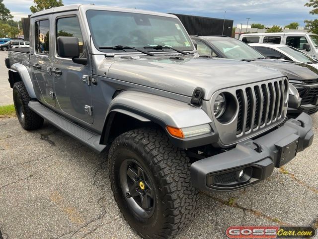 Used 2020 Jeep Gladiator Overland w/ Dual Top Group AWD/4WD image 2