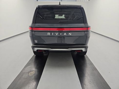 Used 2024 Rivian R1S Adventure AWD/4WD image 4