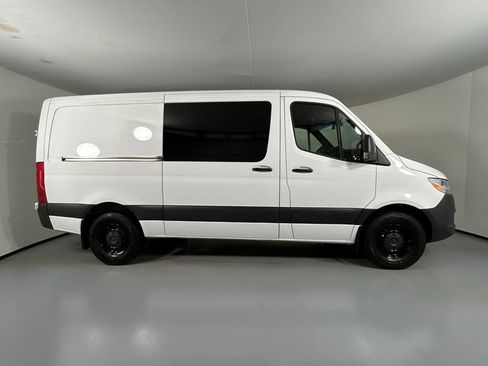 Used 2024 Mercedes-Benz Sprinter 2500 image 8